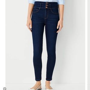 Ann Taylor Curvy Sculpting Pocket High Rise Skinny Jeans Button Waist 8 NWOT
